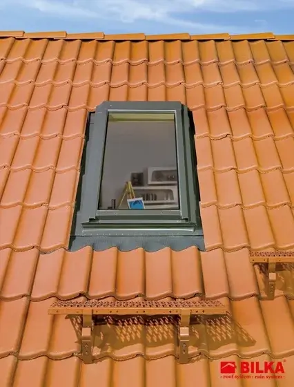 ferestre-de-acces-pe-acoperis-160